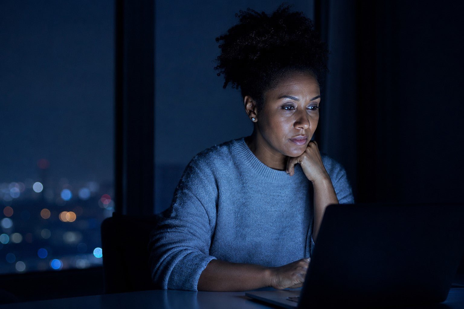 Does Screen Exposure Cause Premature Skin Ageing? - Dame Jo! Skincare