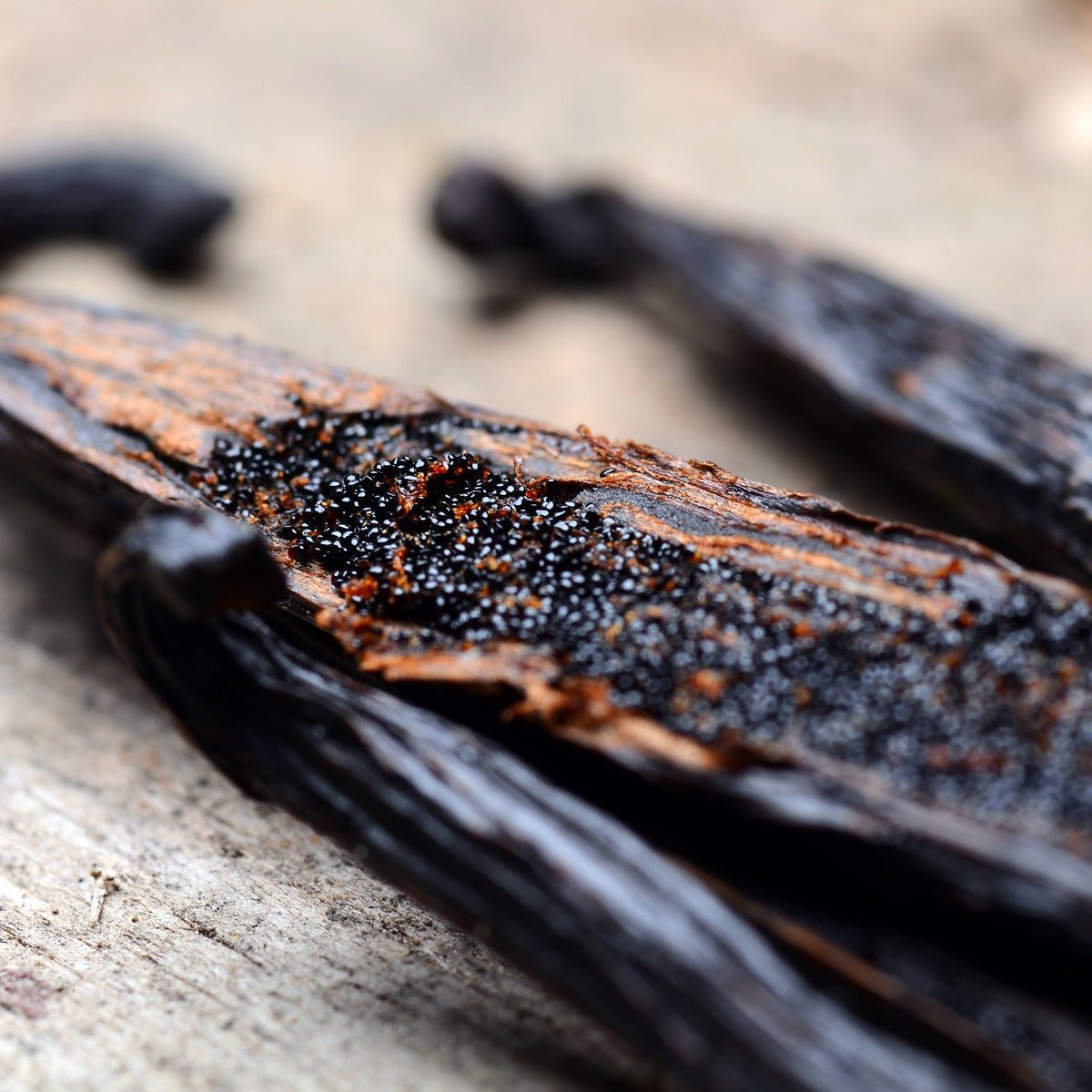 Close-up of vanilla pods – antioxidant-rich ingredient used in Executive Radiance Serum.
